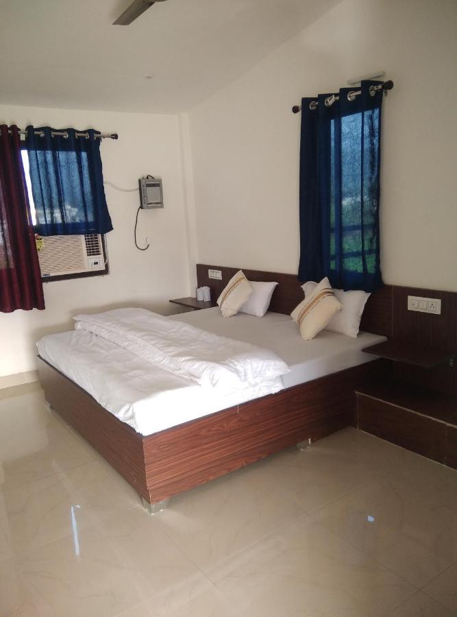 Corbett Bhavesh Home Stay Jhirna ภายนอก รูปภาพ