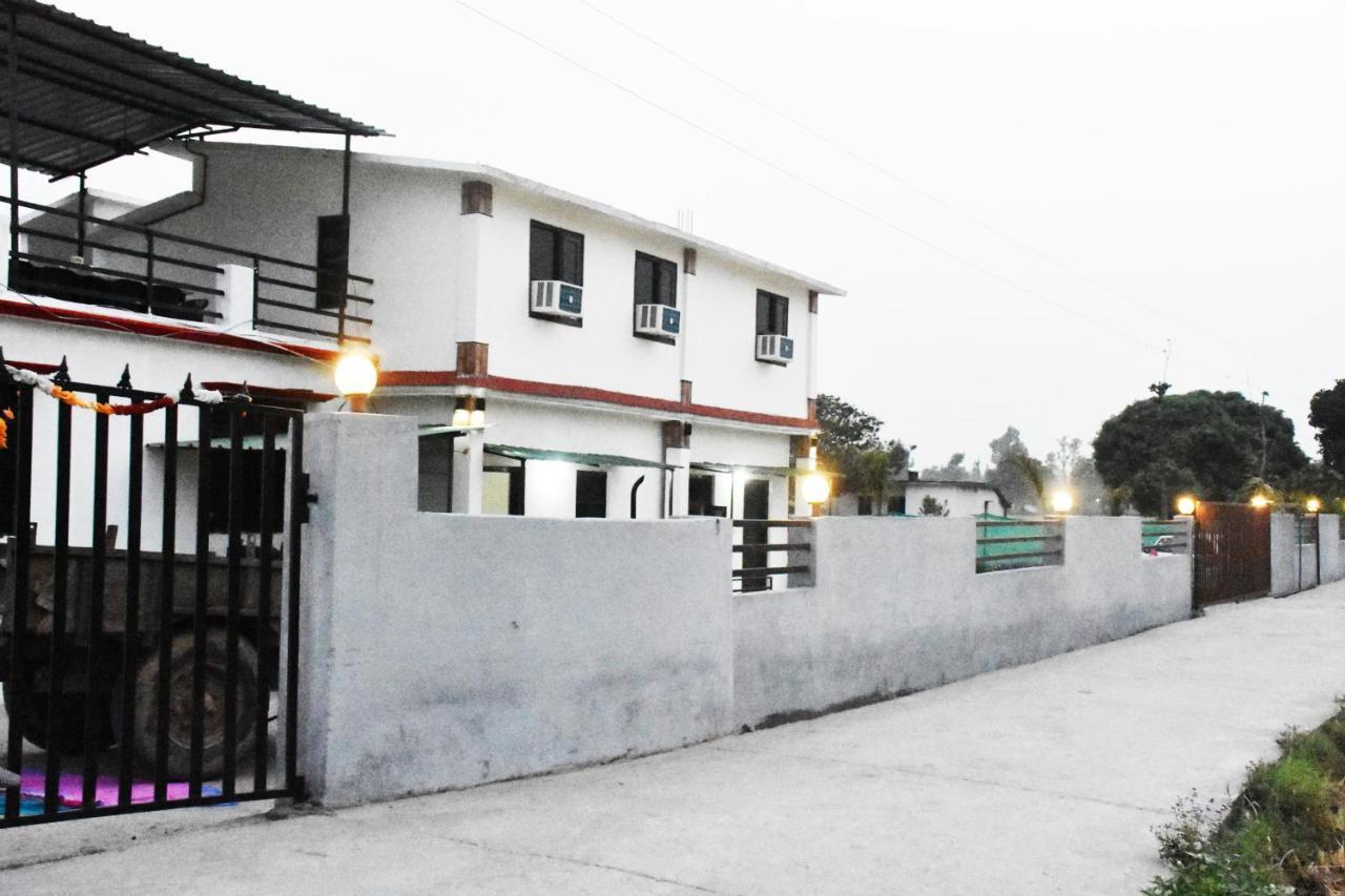 Corbett Bhavesh Home Stay Jhirna ภายนอก รูปภาพ