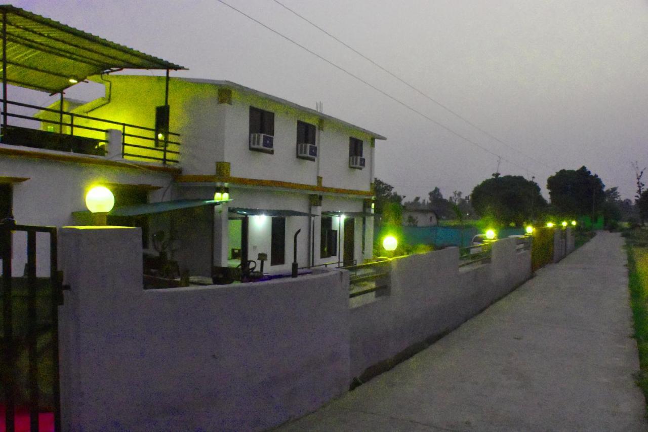 Corbett Bhavesh Home Stay Jhirna ภายนอก รูปภาพ