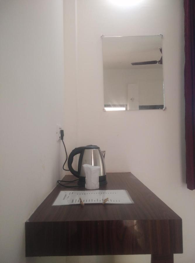 Corbett Bhavesh Home Stay Jhirna ภายนอก รูปภาพ