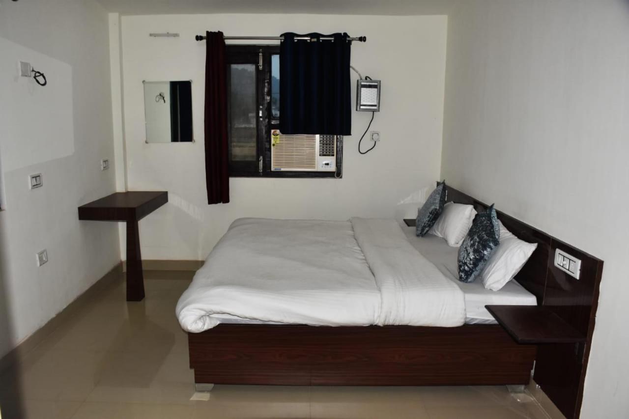 Corbett Bhavesh Home Stay Jhirna ห้อง รูปภาพ